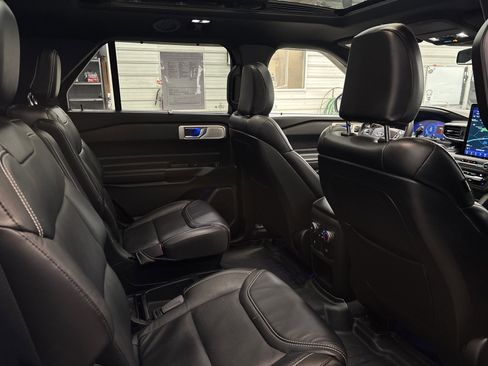 Used 2020 Ford Explorer ST w/ ST Street Pack image 33