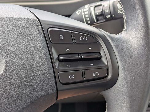 Used 2025 Hyundai Venue SEL FWD image 27