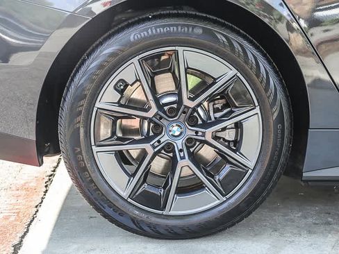 Used 2022 BMW i4 eDrive40 image 11