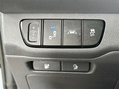 Used 2020 Hyundai Ioniq Limited image 22