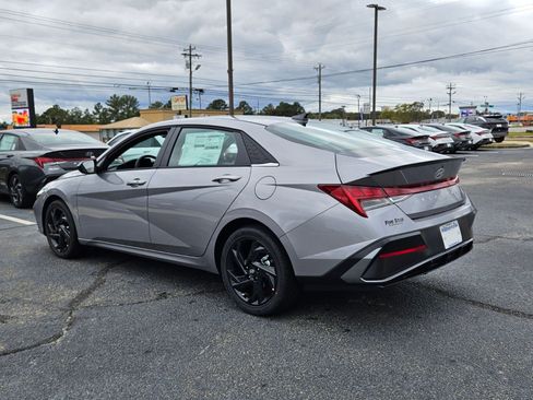 New 2026 Hyundai Elantra SEL Sport Premium FWD image 9