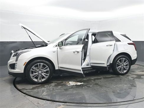 Certified 2025 Cadillac XT5 Premium Luxury image 55