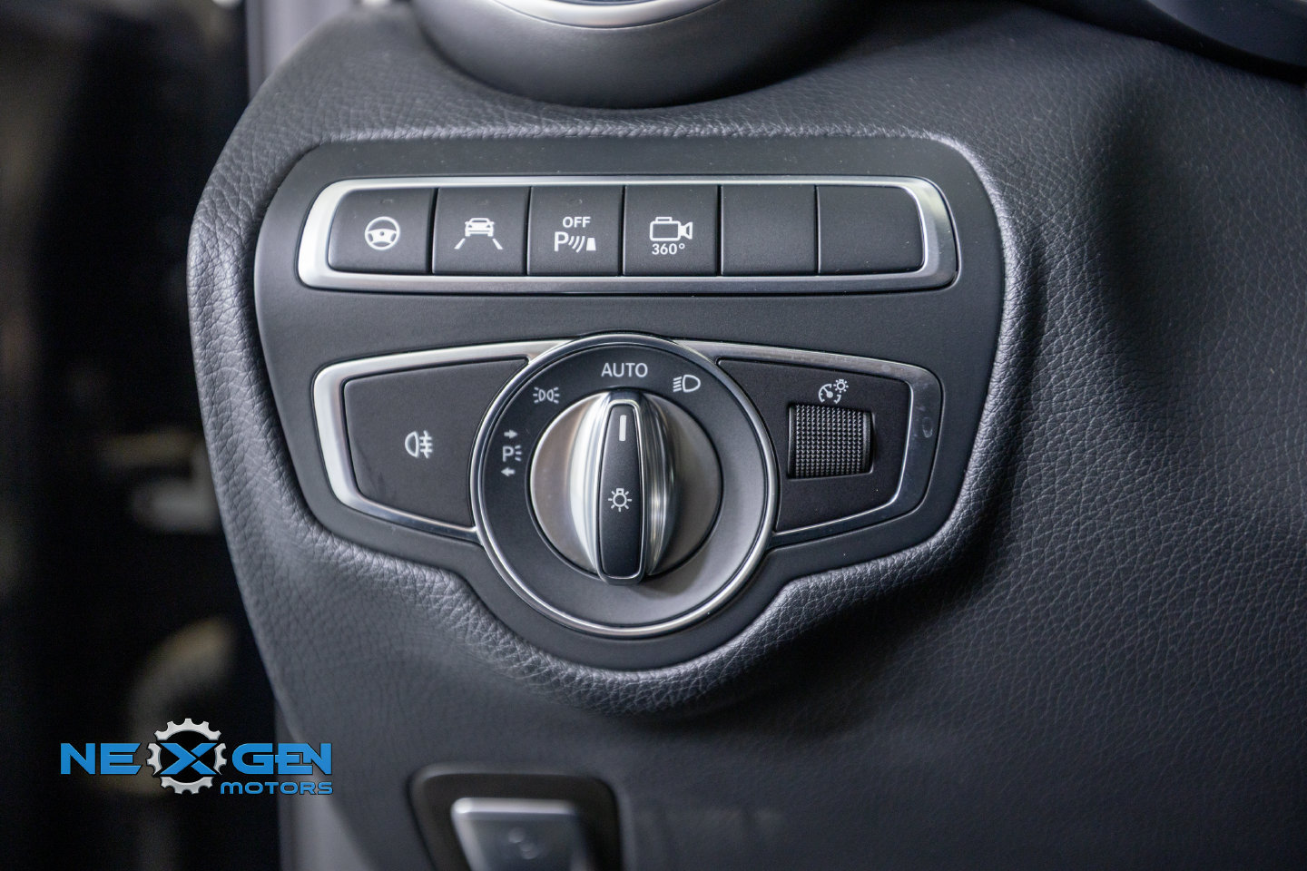 Used 2019 Mercedes-Benz GLC 300 4MATIC image 14