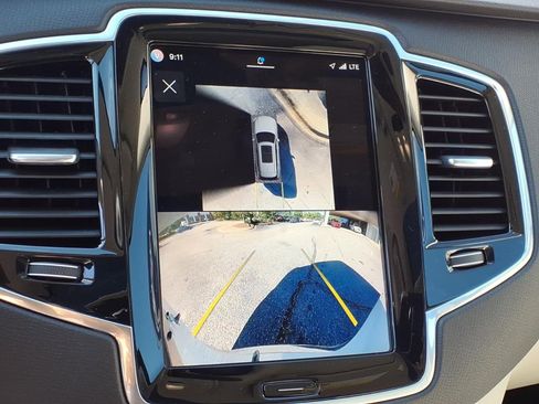 Certified 2024 Volvo XC90 T8 Plus AWD/4WD image 23