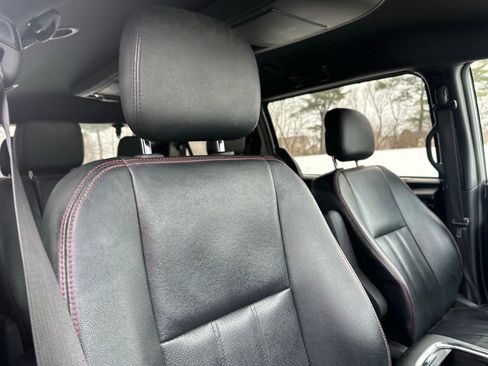 Used 2018 Dodge Grand Caravan GT image 27