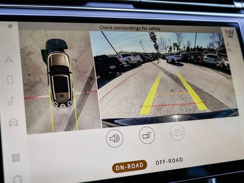 Used 2023 Land Rover Range Rover SE image 25