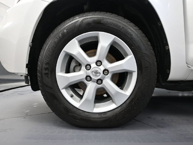 Used 2012 Toyota RAV4 EV FWD image 12