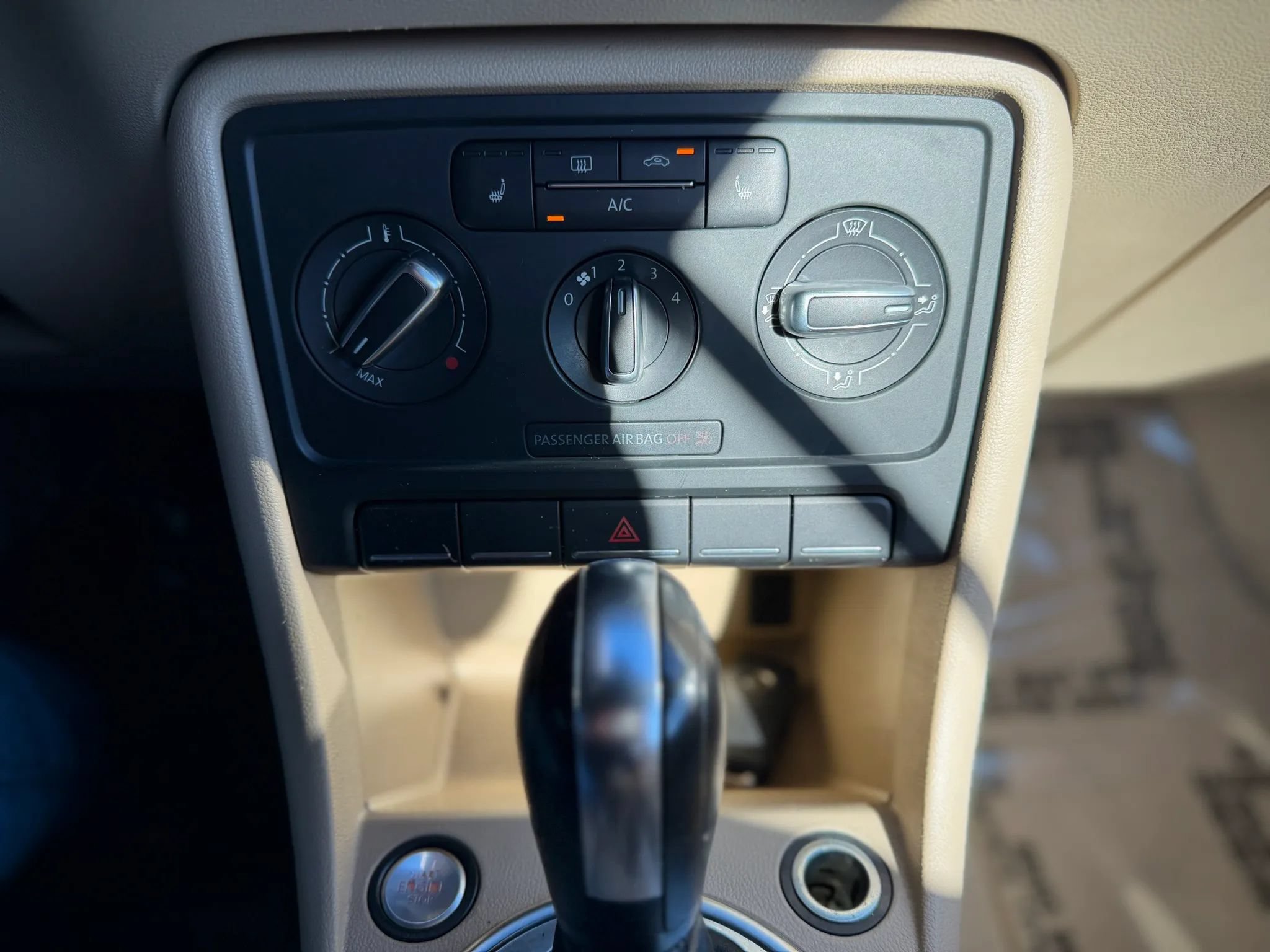 Used 2013 Volkswagen Beetle 2.5 FWD image 10