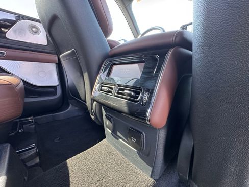 Used 2025 Lincoln Aviator Reserve w/ Equipment Group 201A AWD/4WD image 27