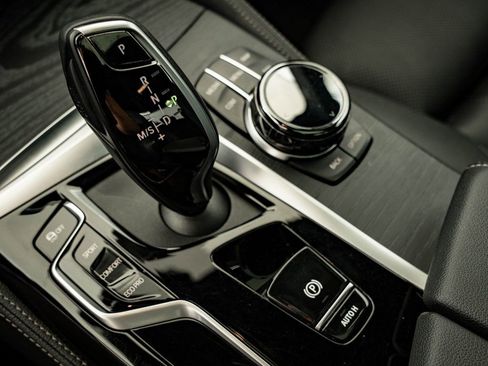 Used 2023 BMW 540i xDrive w/ Executive Package image 37