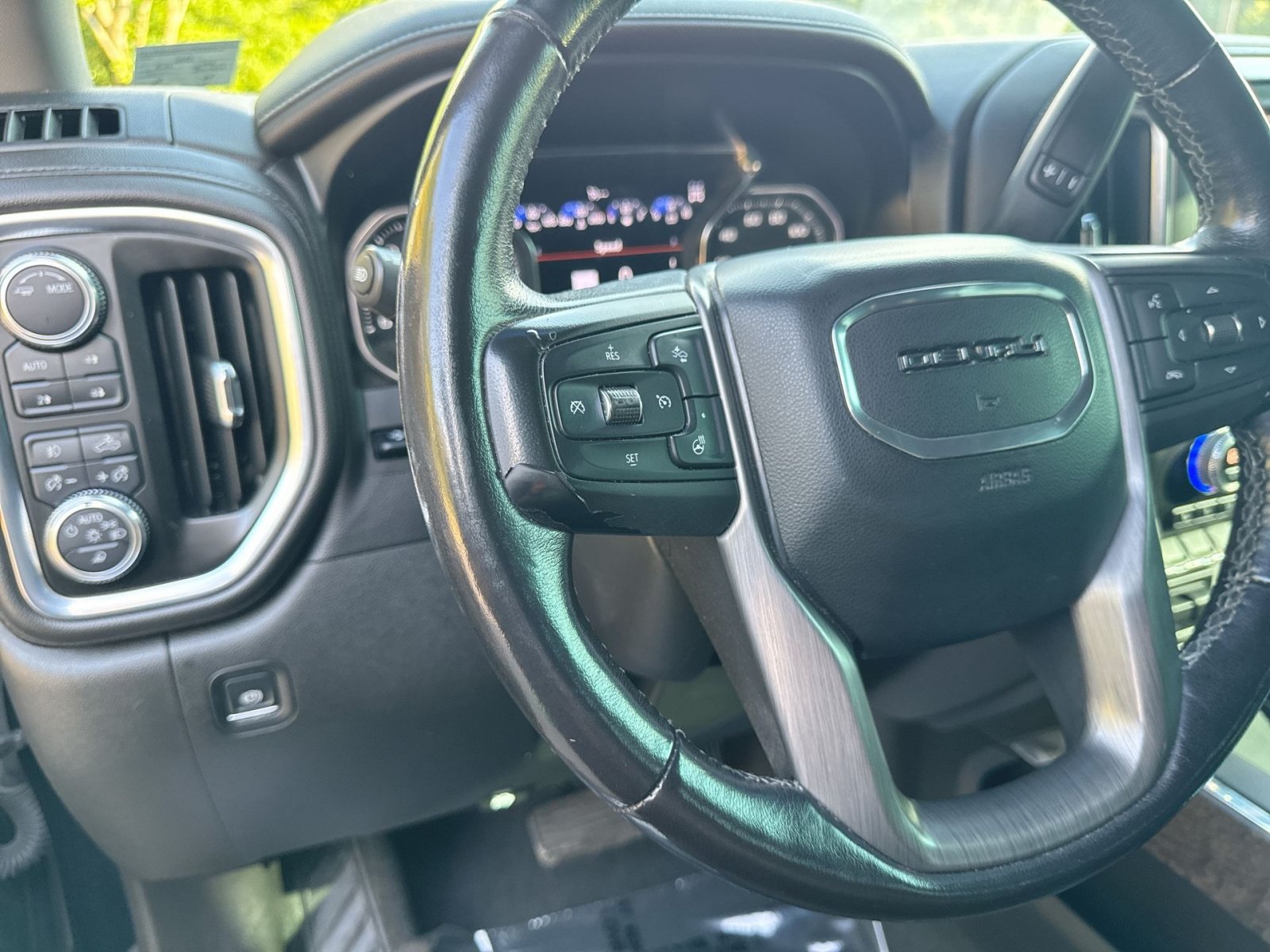 Used 2021 GMC Sierra 2500 Denali w/ Denali Ultimate Package AWD/4WD image 46