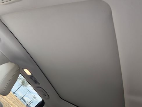 Used 2023 Subaru Ascent Limited w/ Technology Package image 27