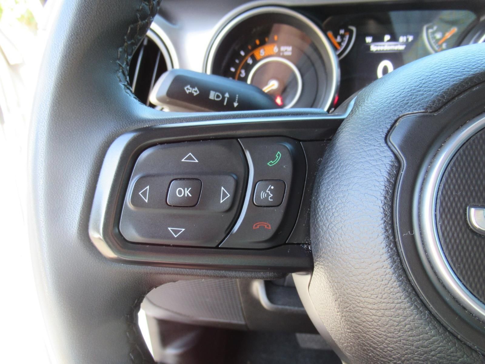 Used 2023 Jeep Gladiator Sport AWD/4WD image 23