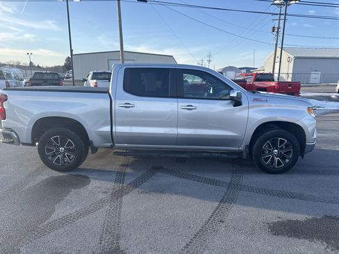 Used 2022 Chevrolet Silverado 1500 LT w/ Z71 Off-Road Package image 2
