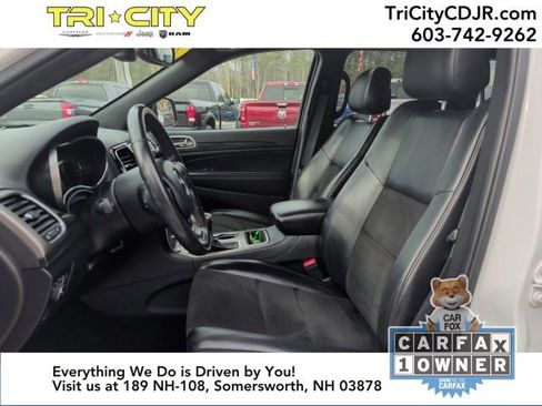 Used 2019 Jeep Grand Cherokee Altitude image 12