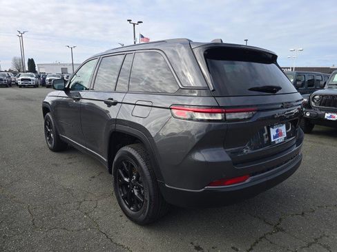 New 2026 Jeep Grand Cherokee Altitude AWD/4WD image 5