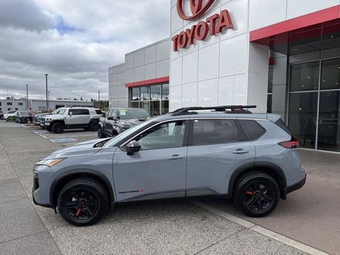 Used 2025 Nissan Rogue SV w/ Rock Creek Premium Package AWD/4WD image 3