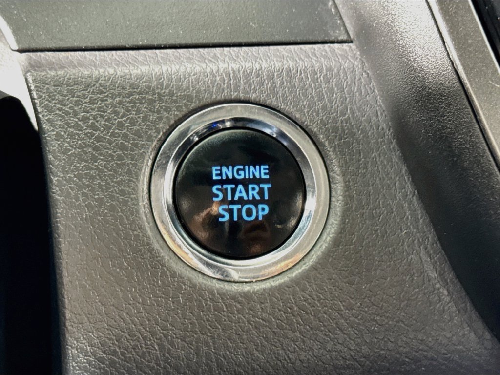 Used 2019 Toyota Camry XLE FWD image 29
