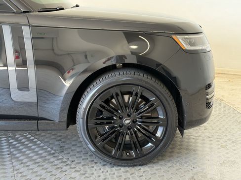 Used 2024 Land Rover Range Rover Long Wheelbase SE AWD/4WD image 12