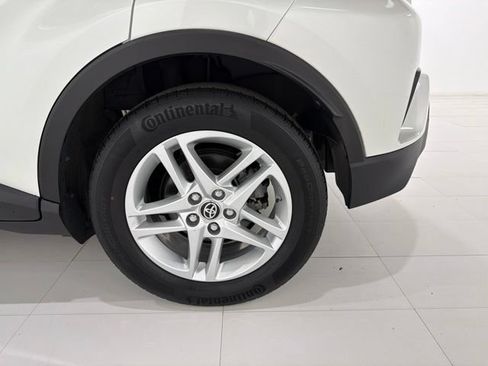 Used 2021 Toyota C-HR LE FWD image 43