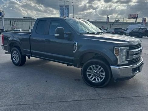 Used 2018 Ford F250 XL w/ STX Appearance Package RWD image 1