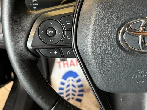 Used 2022 Toyota Camry SE image 11