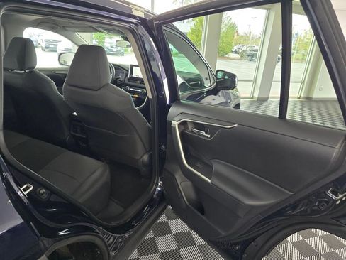 Used 2025 Toyota RAV4 XLE image 38
