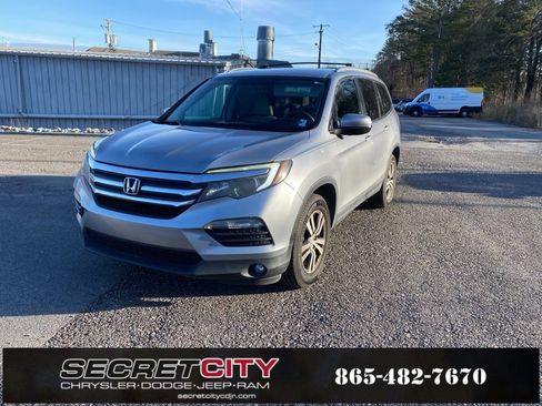 Used 2017 Honda Pilot EX image 1