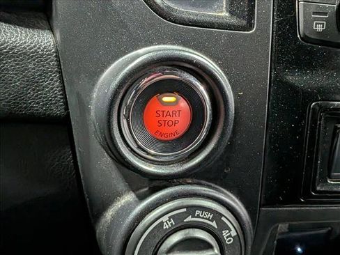 Used 2020 Nissan Titan PRO-4X w/ Pro-4x Convenience Package AWD/4WD image 17