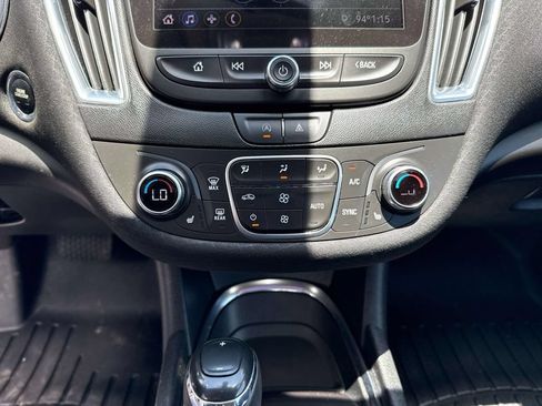 Used 2020 Chevrolet Malibu LT FWD image 26