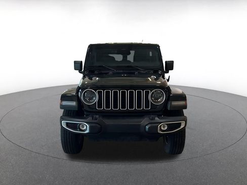 Used 2025 Jeep Wrangler Unlimited Sahara AWD/4WD image 4