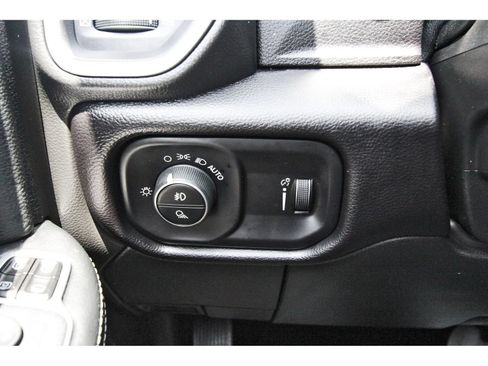 Used 2024 RAM 2500 Big Horn AWD/4WD image 19