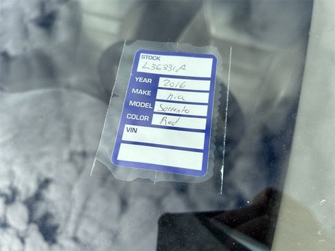 Used 2016 Kia Sorento EX image 11