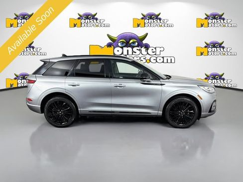 Used 2024 Lincoln Corsair Reserve w/ Equipment Group 201A AWD/4WD image 4