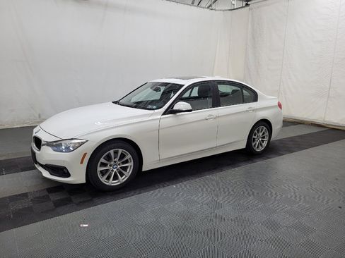 Used 2017 BMW 320i Sedan RWD image 2