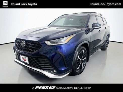 Used 2022 Toyota Highlander XSE FWD image 1