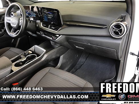 Used 2026 Chevrolet Equinox LT FWD image 8