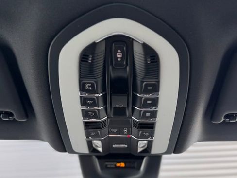 New 2026 Porsche Macan image 27