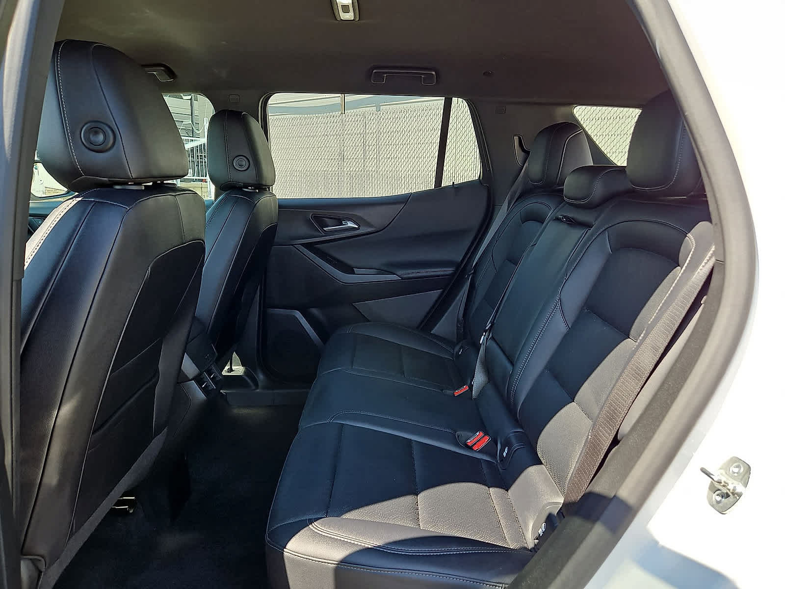 Used 2025 Chevrolet Equinox LT w/ Convenience Package II FWD image 30