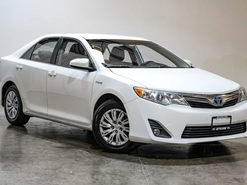 Used 2012 Toyota Camry LE FWD image 6