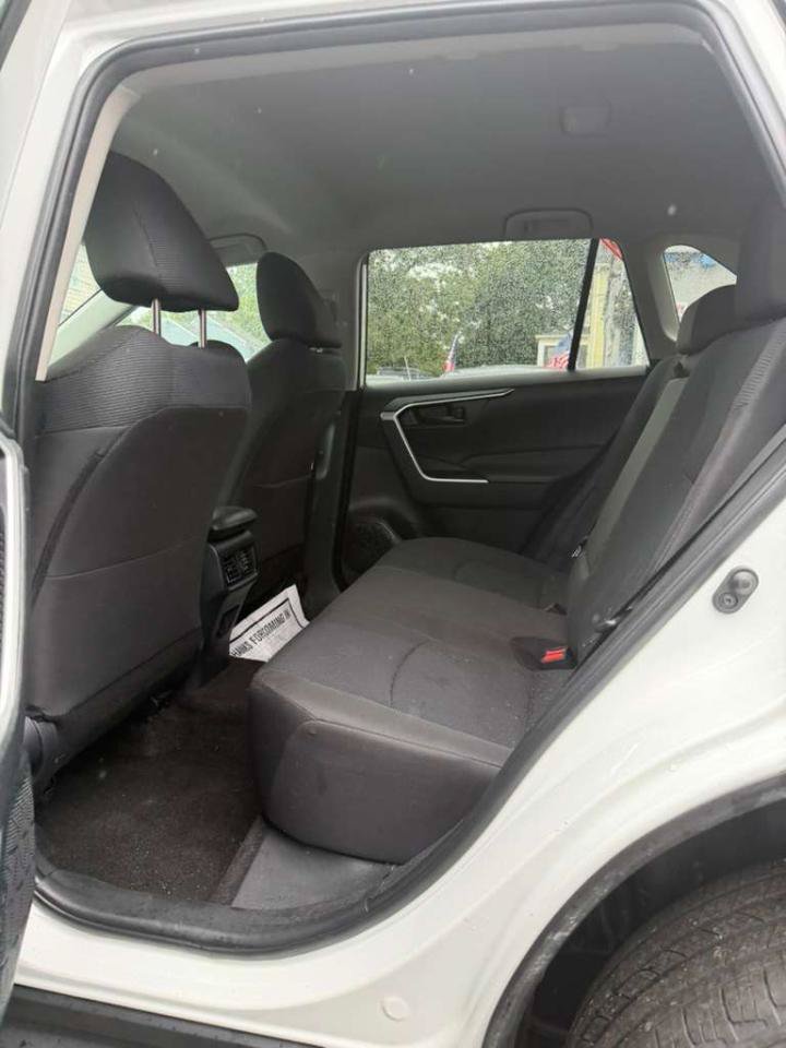 Used 2024 Toyota RAV4 LE AWD/4WD image 24