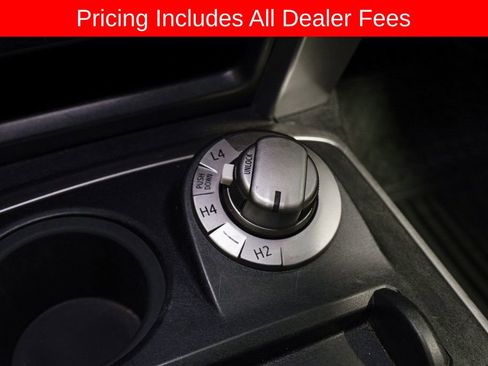 Used 2015 Toyota 4Runner SR5 AWD/4WD image 17