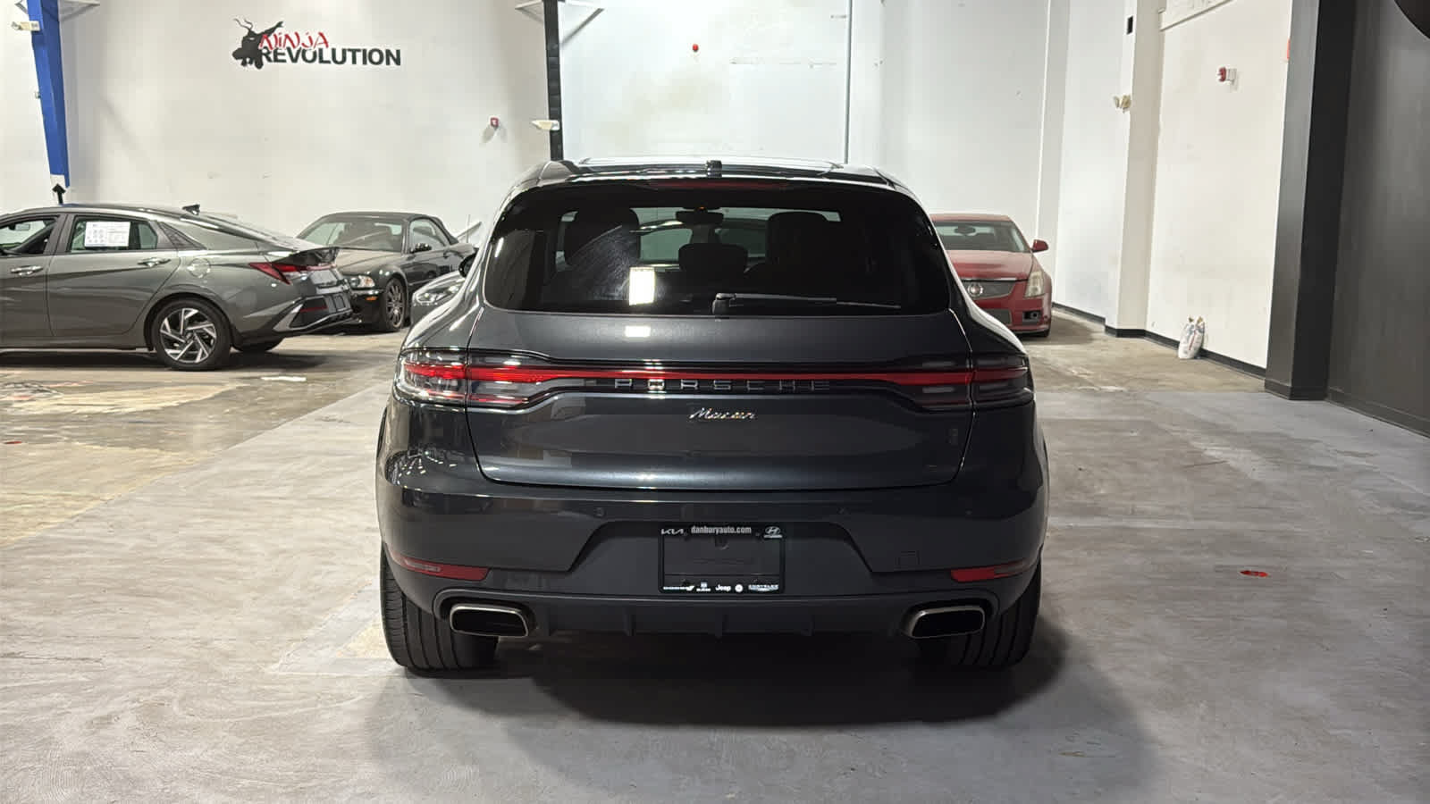 Used 2021 Porsche Macan AWD/4WD image 5