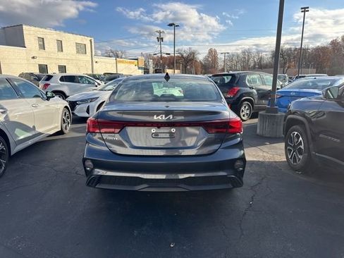 Used 2023 Kia Forte LXS w/ LXS Technology Package image 3