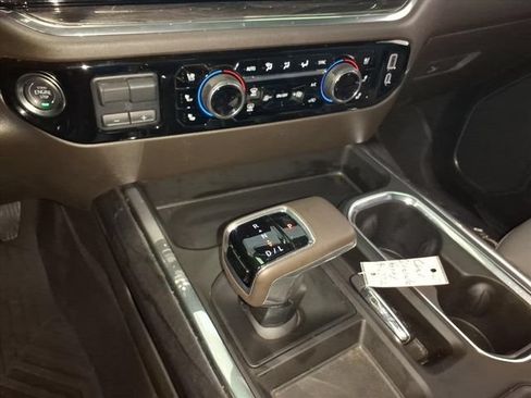 Used 2025 Chevrolet Silverado 1500 LTZ AWD/4WD image 22