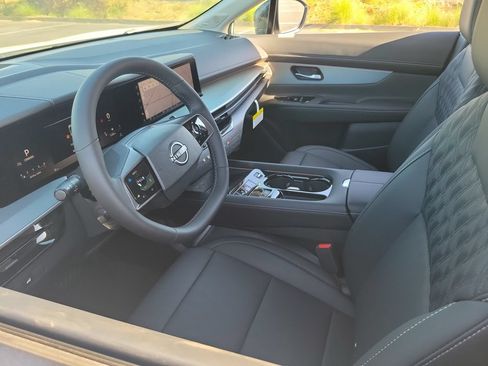 New 2026 Nissan Murano Platinum w/ Cargo Package AWD/4WD image 3