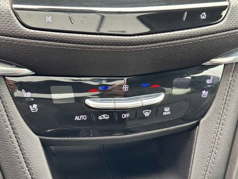 Certified 2022 Cadillac XT5 Premium Luxury w/ LPO, Floor Liner Package AWD/4WD image 23