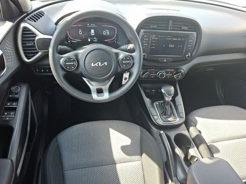 Used 2023 Kia Soul LX image 11