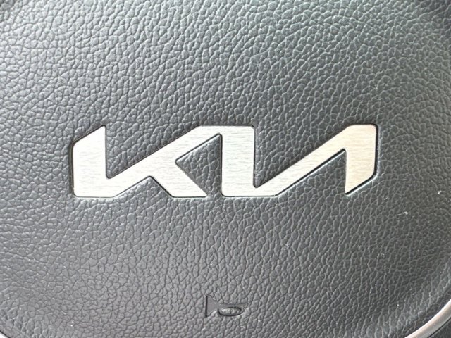 Used 2023 Kia Sorento LX AWD/4WD image 32