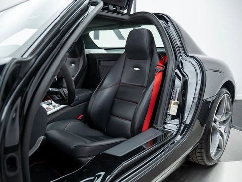 Used 2013 Mercedes-Benz SLS AMG GT Coupe image 3